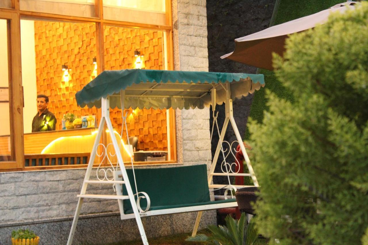 Vaibhav regency Hotell Manāli Exteriör bild