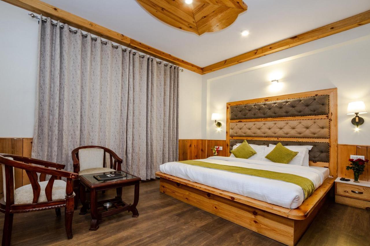 Vaibhav regency Hotell Manāli Exteriör bild