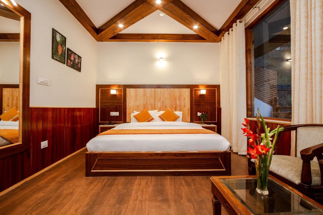 Vaibhav regency Hotell Manāli Exteriör bild