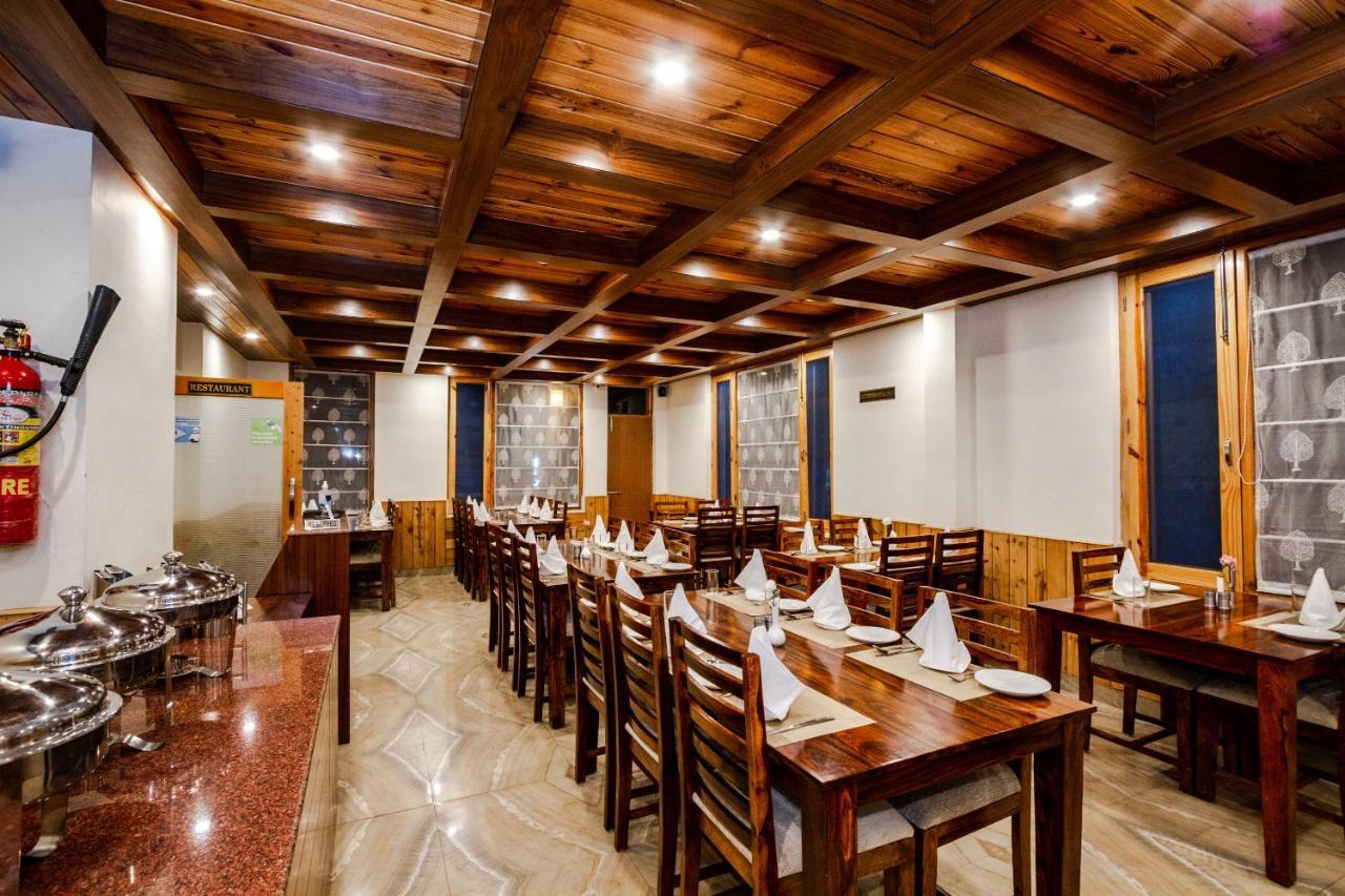 Vaibhav regency Hotell Manāli Exteriör bild