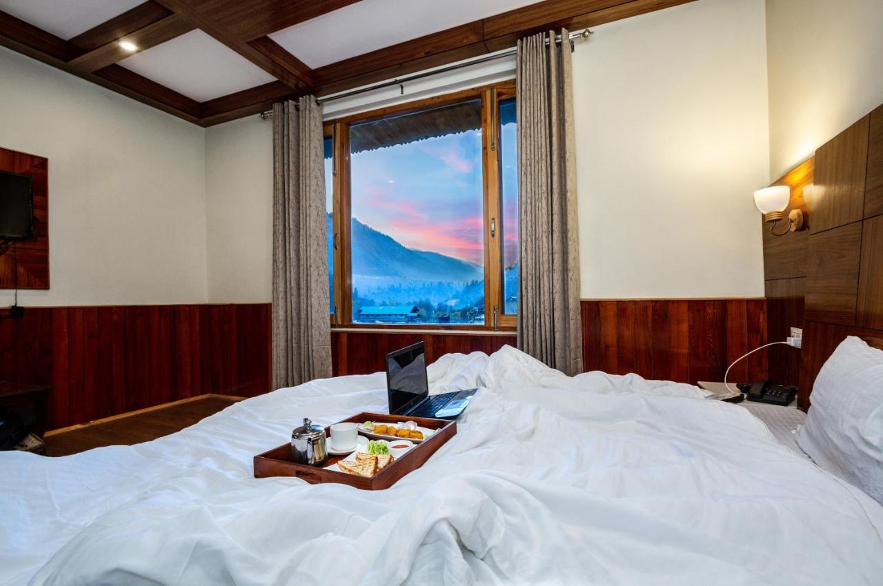 Vaibhav regency Hotell Manāli Exteriör bild
