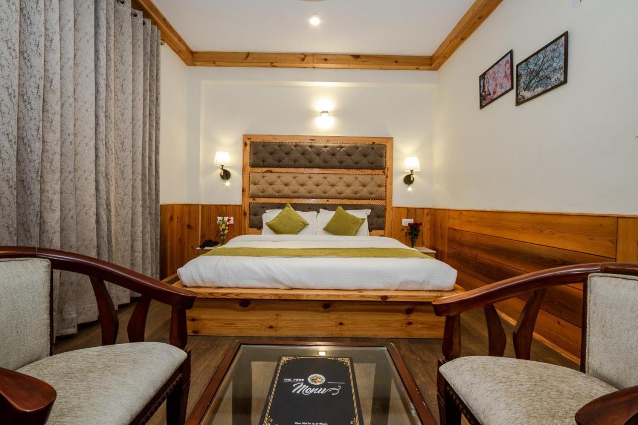 Vaibhav regency Hotell Manāli Exteriör bild