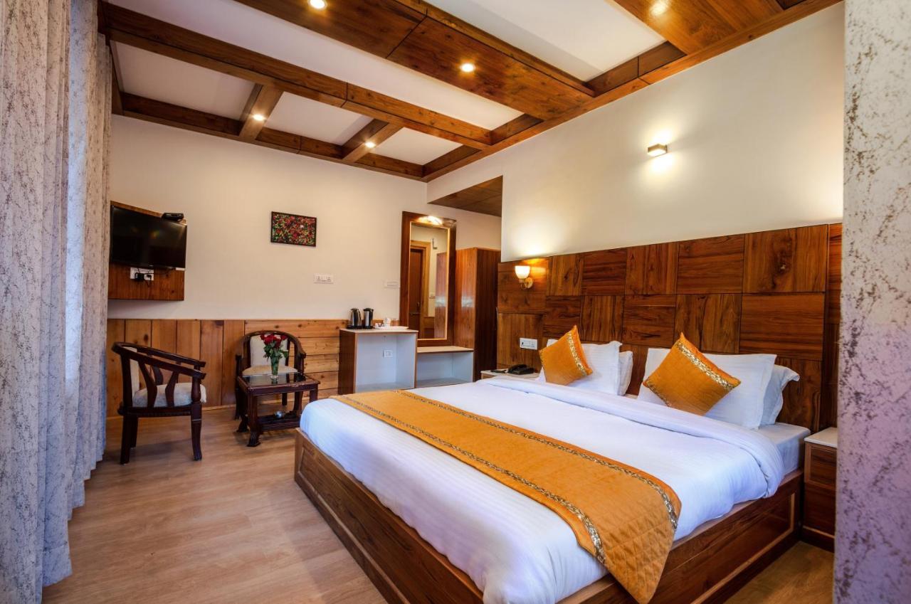 Vaibhav regency Hotell Manāli Exteriör bild