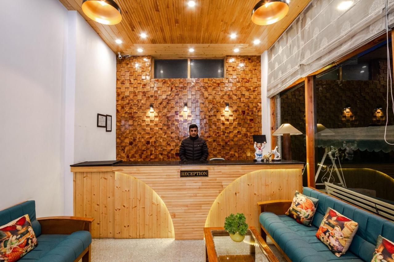 Vaibhav regency Hotell Manāli Exteriör bild