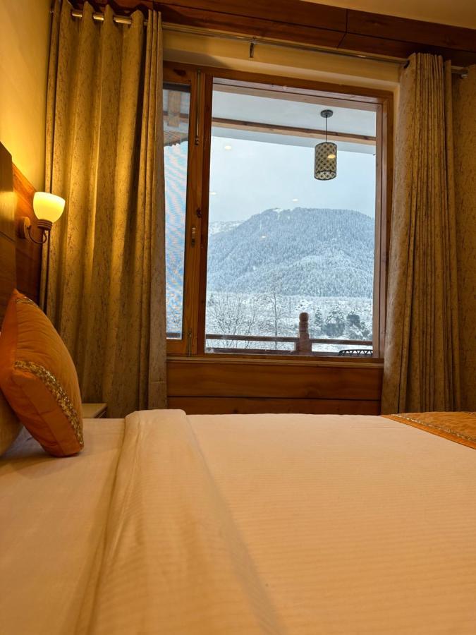 Vaibhav regency Hotell Manāli Exteriör bild