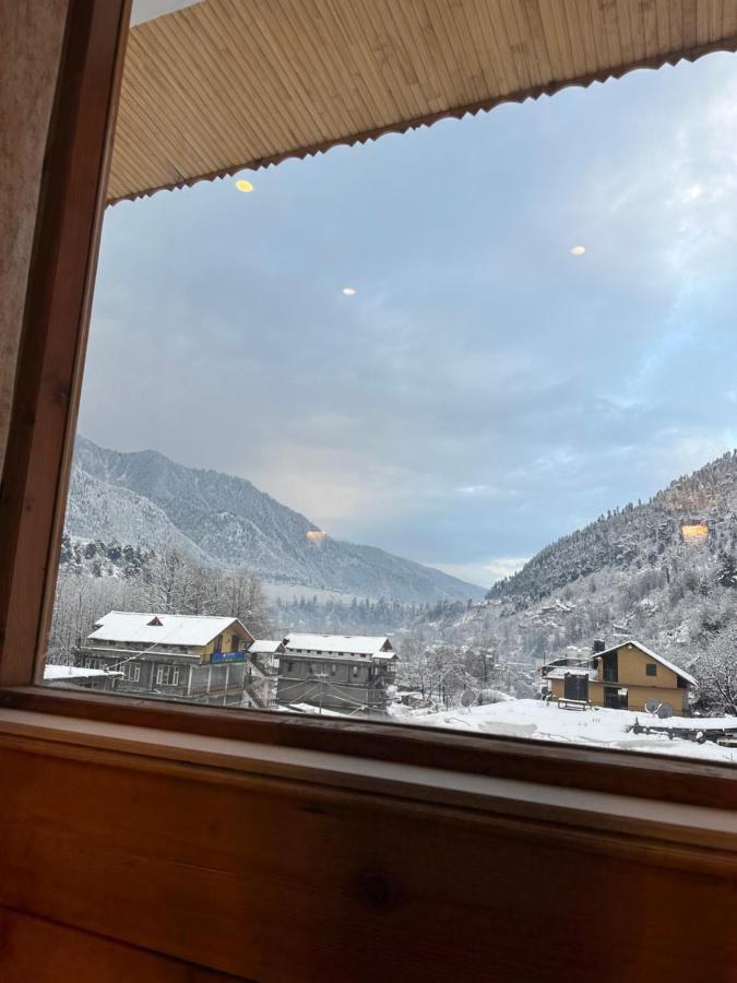 Vaibhav regency Hotell Manāli Exteriör bild